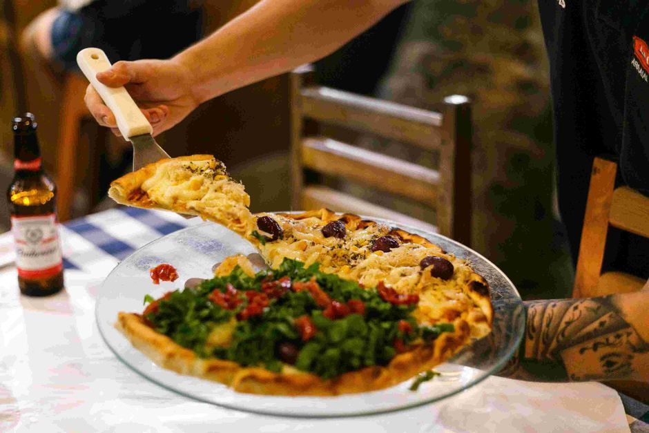 Pizzaria com chatbot atendendo a clientes via WhatsApp